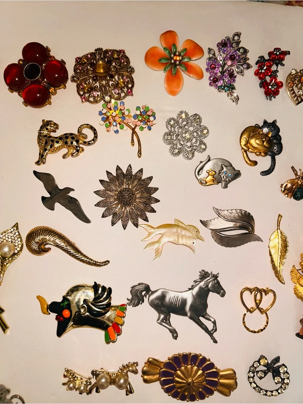 BEAUTIFUL AND SPARKLY MOSTLY VINTAGE AND SOME MODERN…s